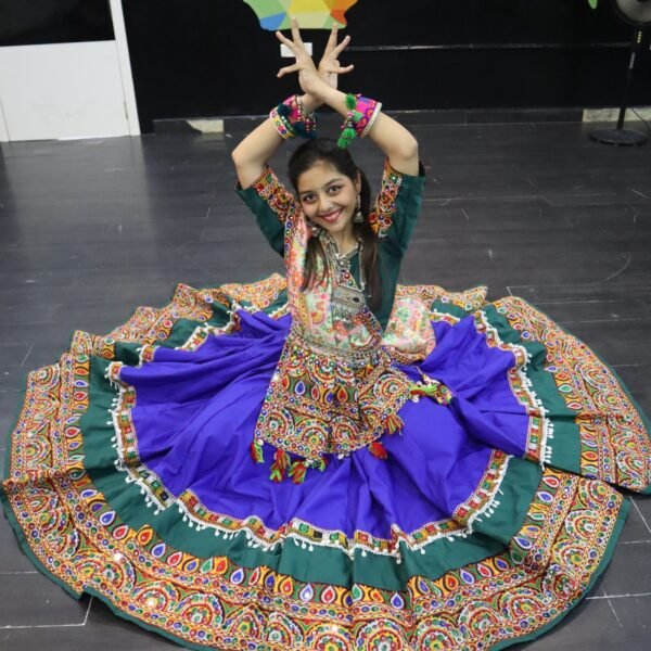 Blue and Green Chanycholi