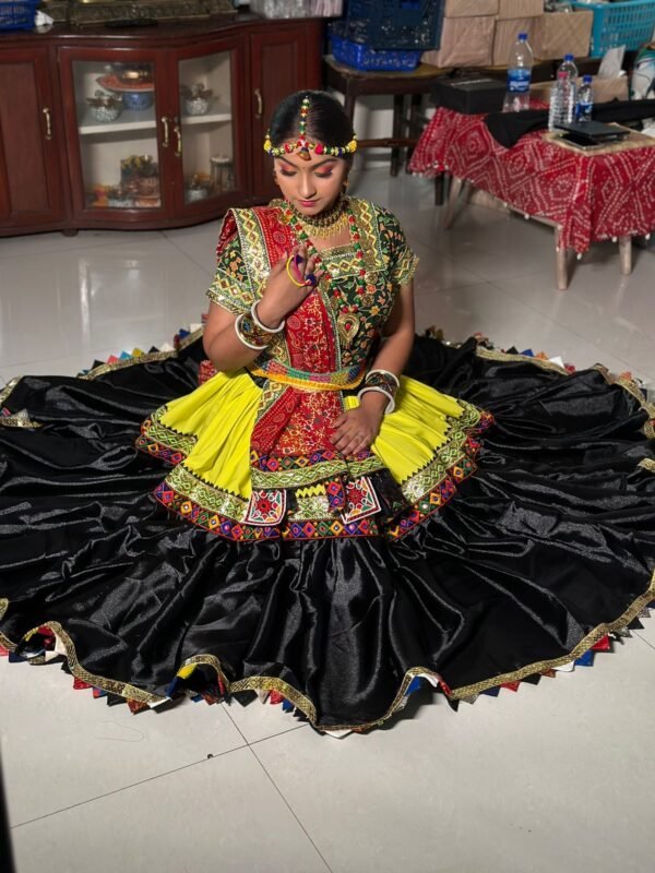 Black and Yellow Chanyacholi - Image 2
