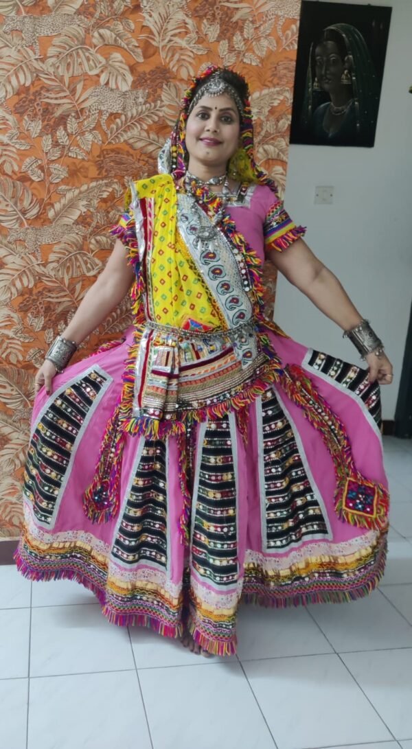 Pink and Black Chanyacholi