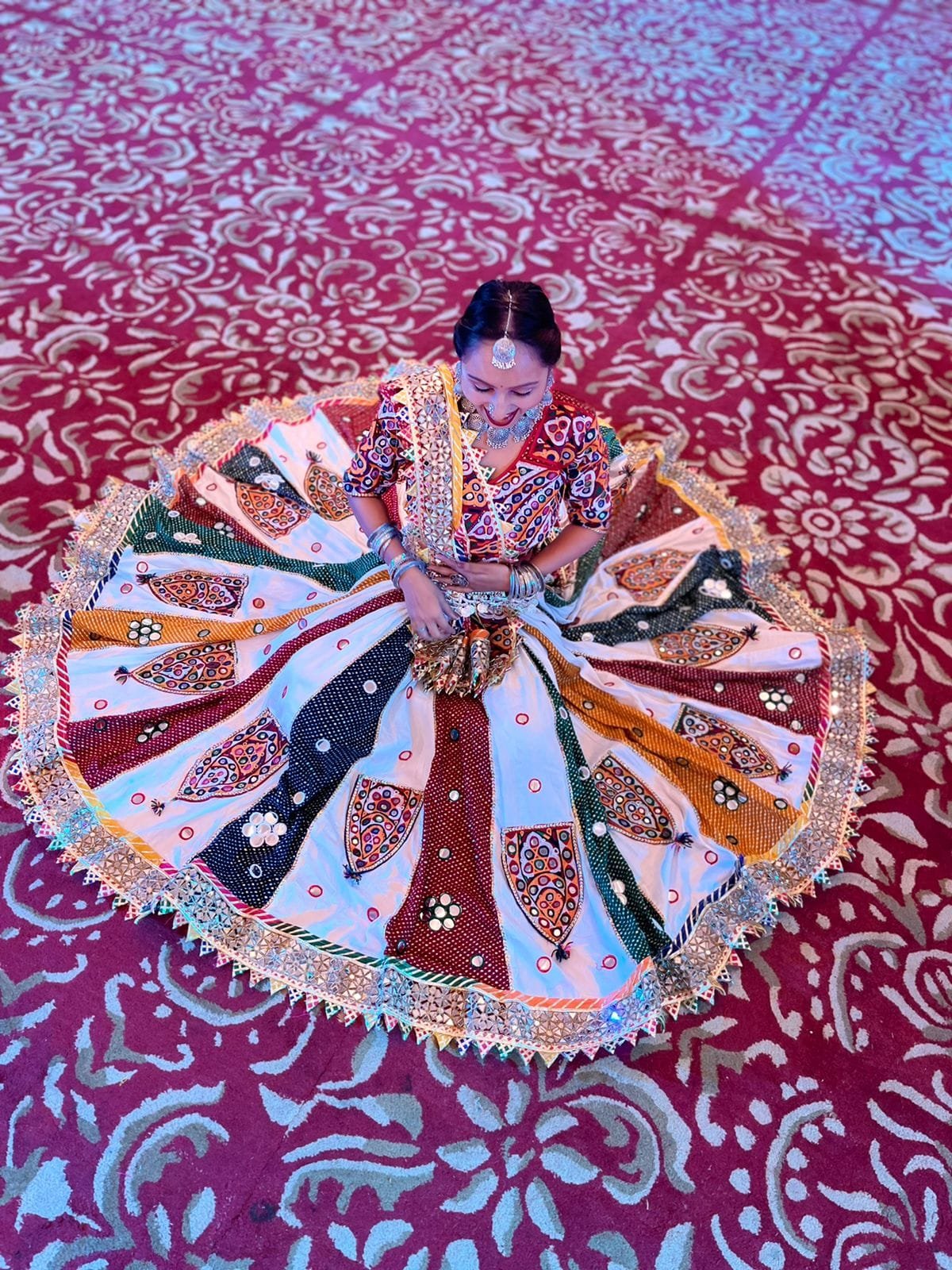 White with Multi Colour Layers Chanyacholi - Image 2