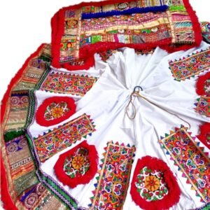 White and Red Chanyacholi