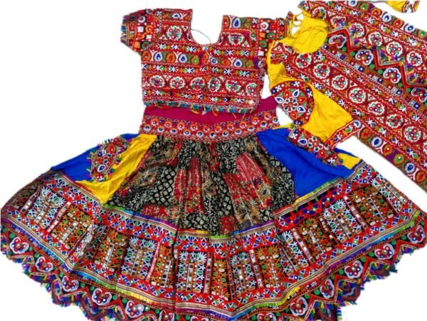 Short Chanyacholis with a Embroidered Coat/Jacket - Image 10