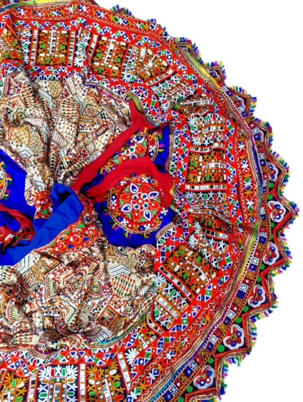 Short White Blue and Red Chanyacholi - Image 3