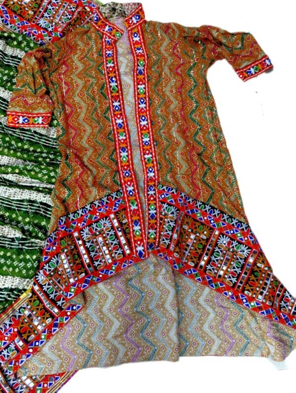 Chanyacholis with Long Coat/Jacket - Image 3