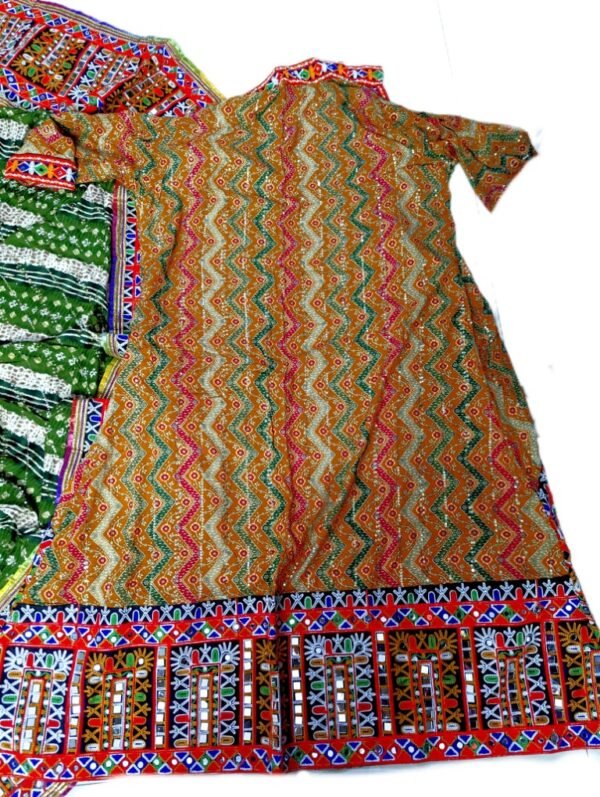 Chanyacholis with Long Coat/Jacket - Image 4