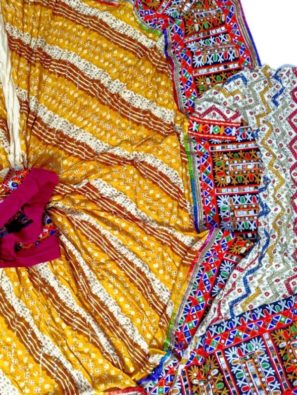 Chanyacholis with Long Coat/Jacket - Image 10