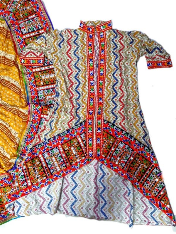 Chanyacholis with Long Coat/Jacket - Image 11